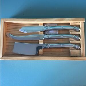 New Wolfgang Puck 3 Piece Cheese Knife Set in Wooden Box